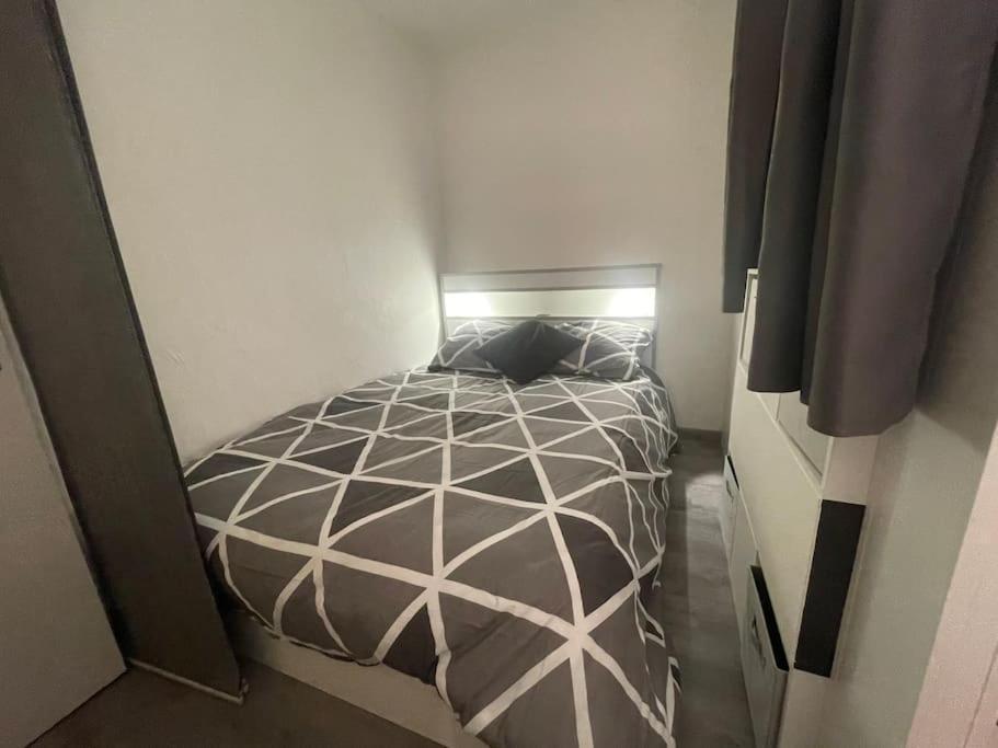 Le Cocon Hyerois Apartment อิแยร์ ภายนอก รูปภาพ